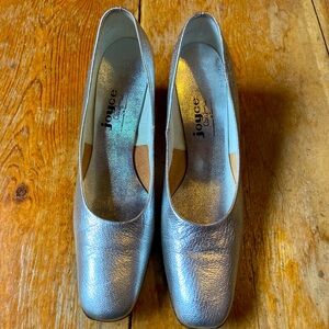 Vintage 60s silver Mod party Heels, Court Shoes